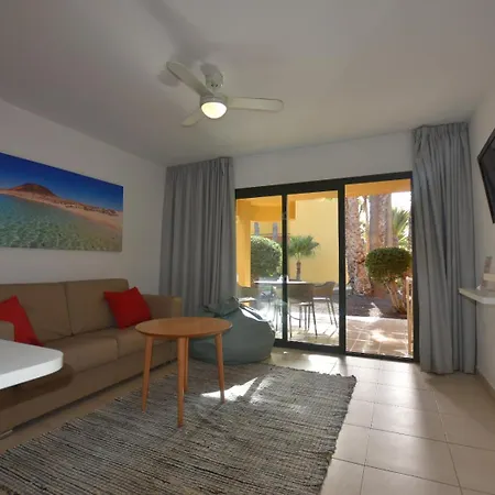 Book Jet - Beautiful Garden & Pool Daire