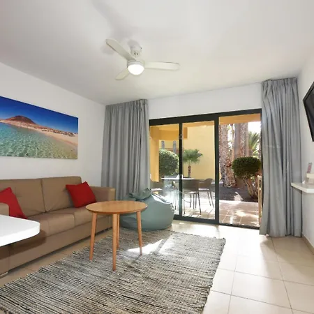 Book Jet - Beautiful Garden & Pool Apartment *