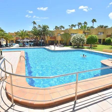 Book Jet - Beautiful Garden & Pool