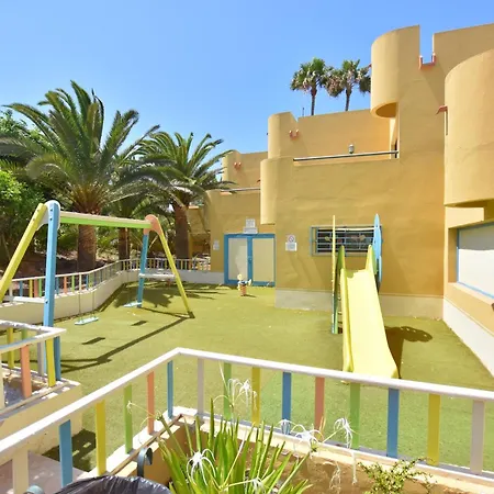 Apartment Book Jet - Beautiful Garden & Pool *